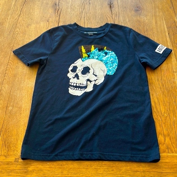 Abercrombie Kids T-Shirt Skull Mohawk Flip Sequin - Picture 3 of 6